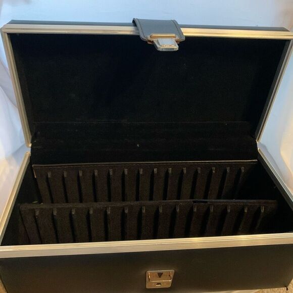 30 Cassette Tape Black Faux Leather Case - Picture 8 of 12